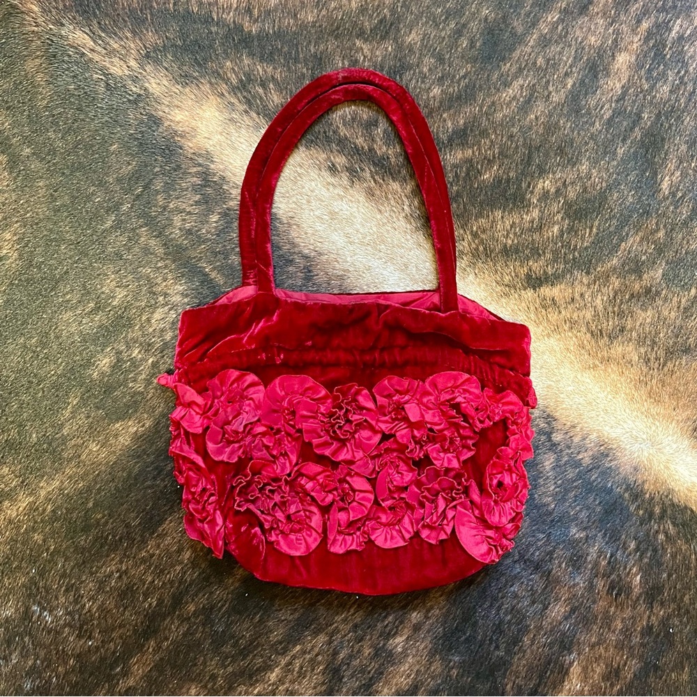 • VTG velour bag w floral appliqué